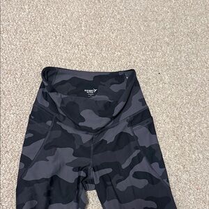 Old Navy Active Black Gray Camo Leggings